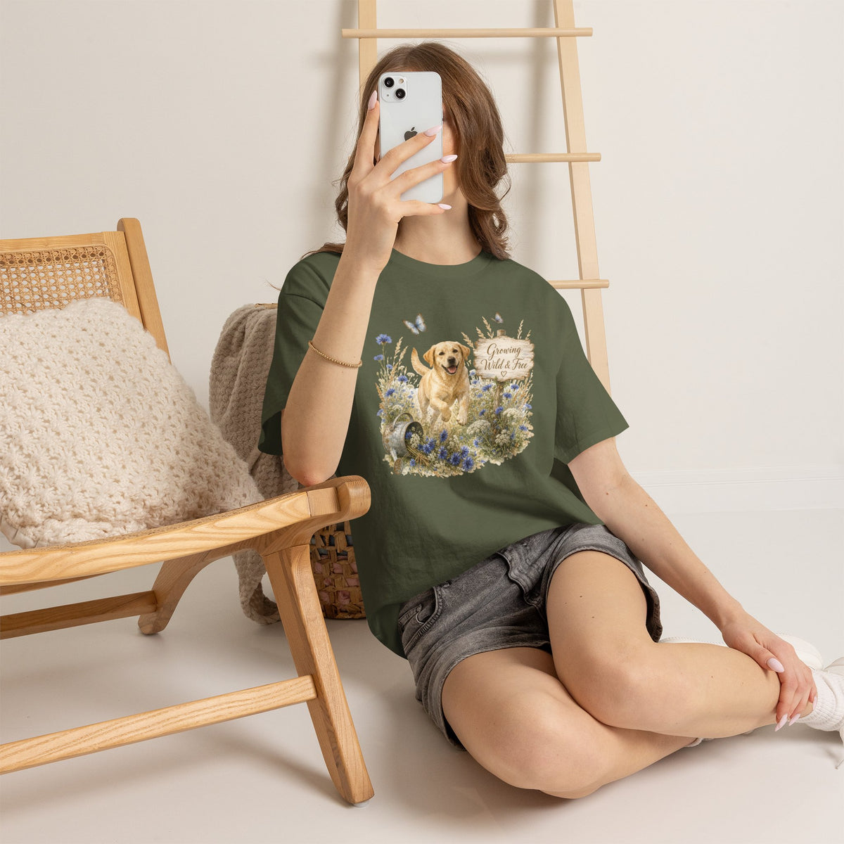 Golden Retriever Floral Tee — "Growing Wild & Free" Dog Lover Shirt